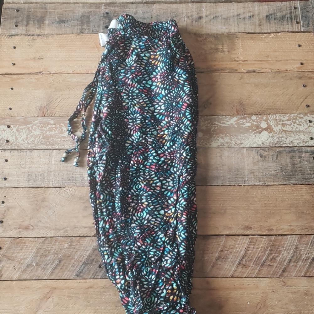 Capris - Picture 4 of 4